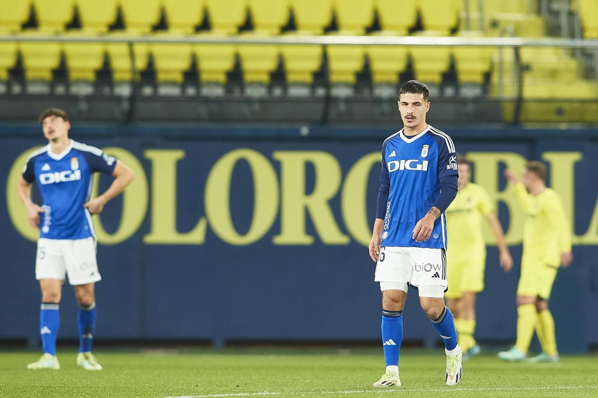 El partido entre el Villarreal B y el Real Oviedo, en imágenes