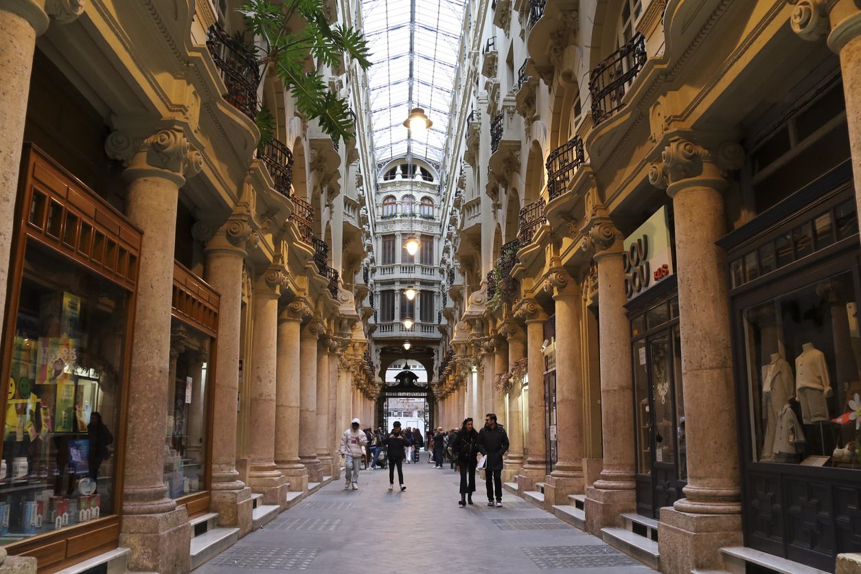 El Paso de Lodares, de estilo modernista, en la ciudad de Albacete.