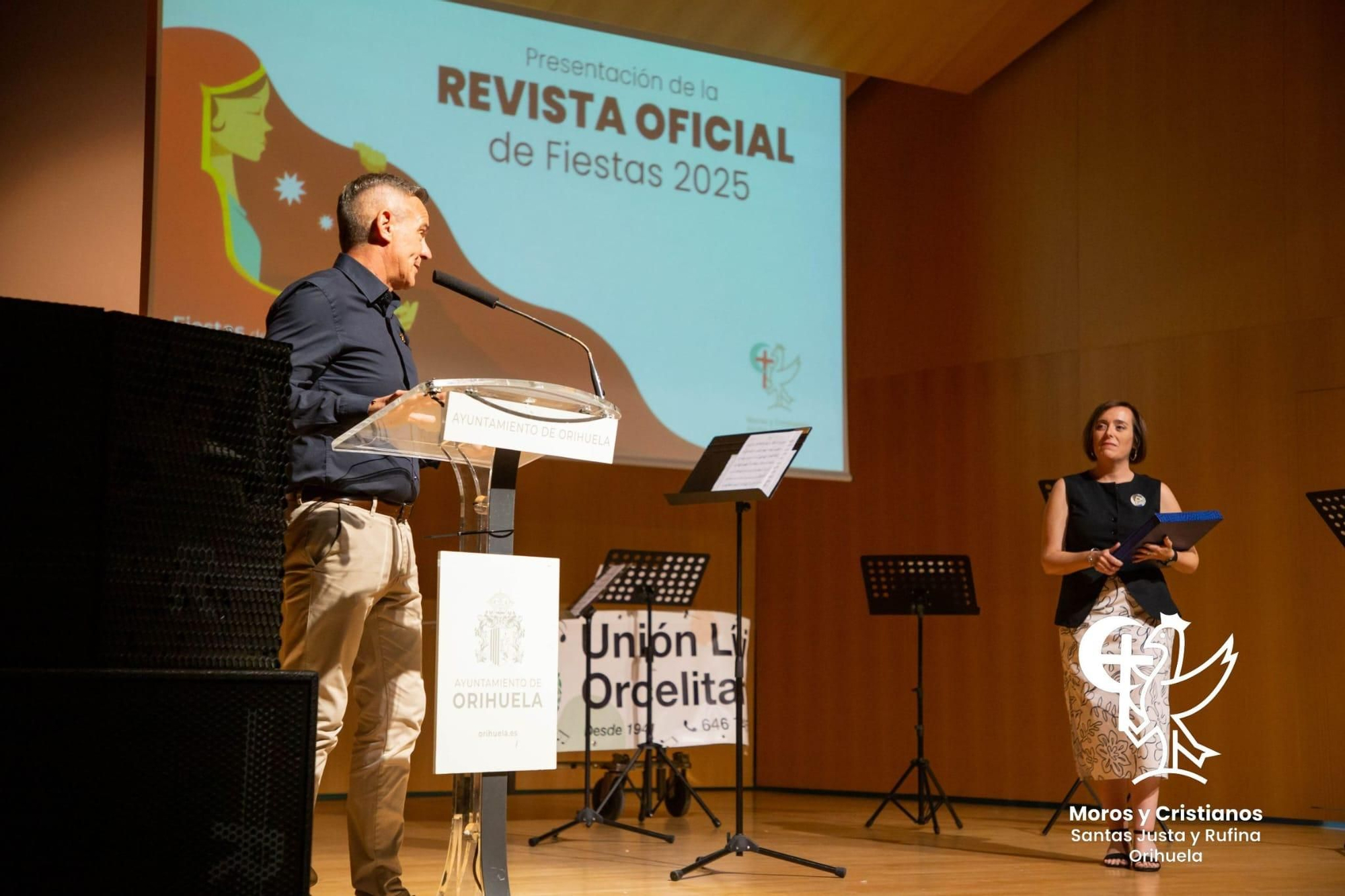 Así ha sido la presentación de la Revista de Moros y Cirstianos de Orihuela