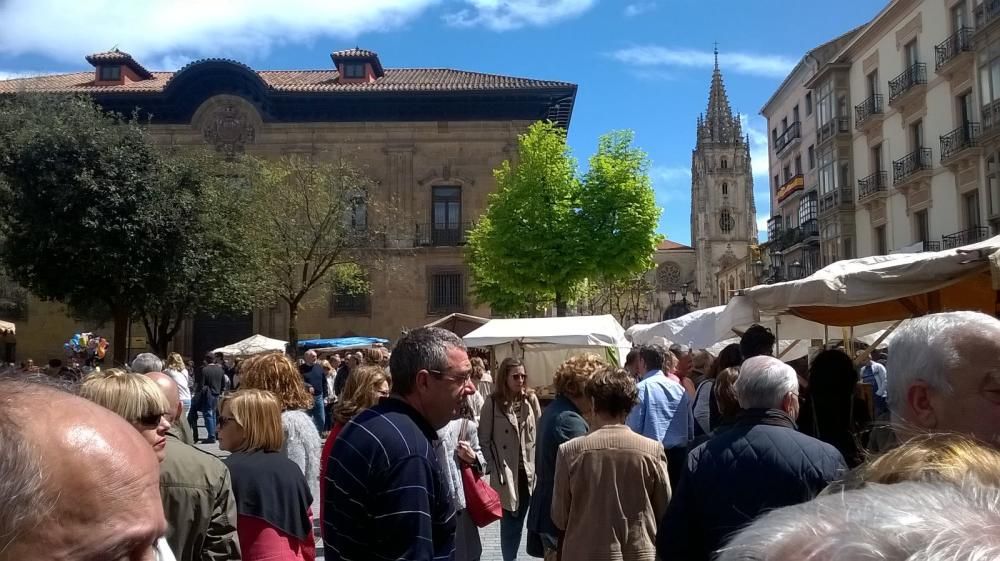 El buen tiempo acompaña a La Ascensión en Oviedo