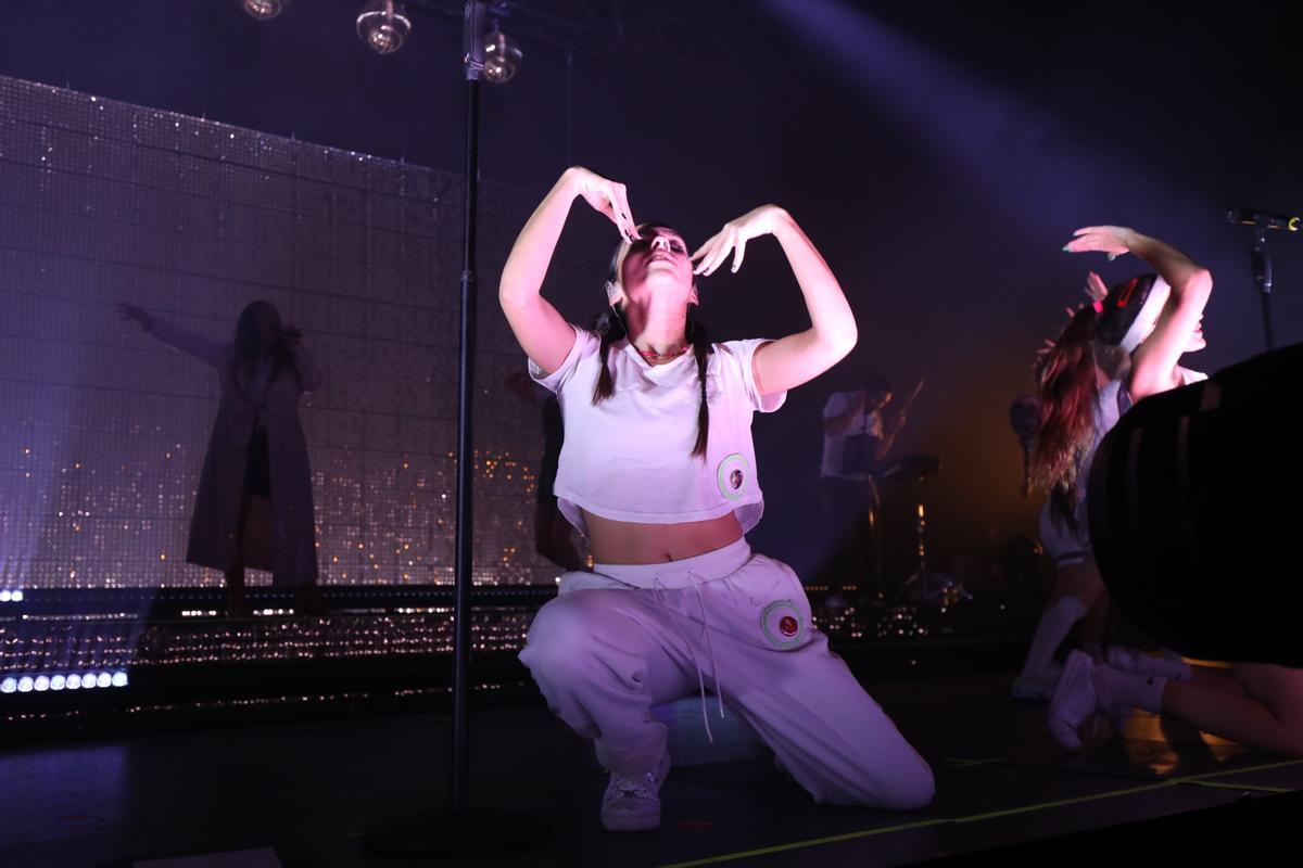 El cuerpo de baile de Rigoberta Bandini hace crecer la propuesta artística.