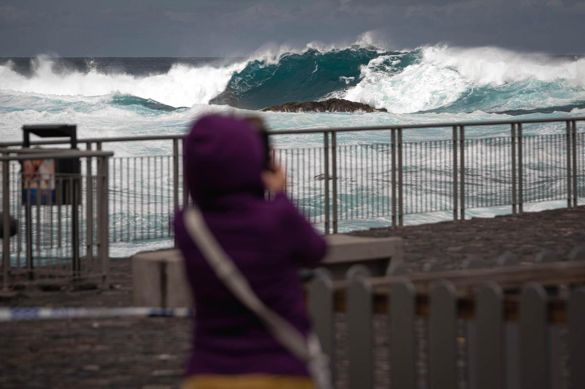 Fuerte oleaje en Garachico