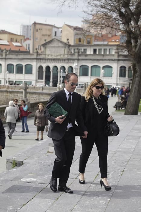 Funeral por Ichu Salazar-Simpson Bosh en la iglesia de San Pedro de Gijón