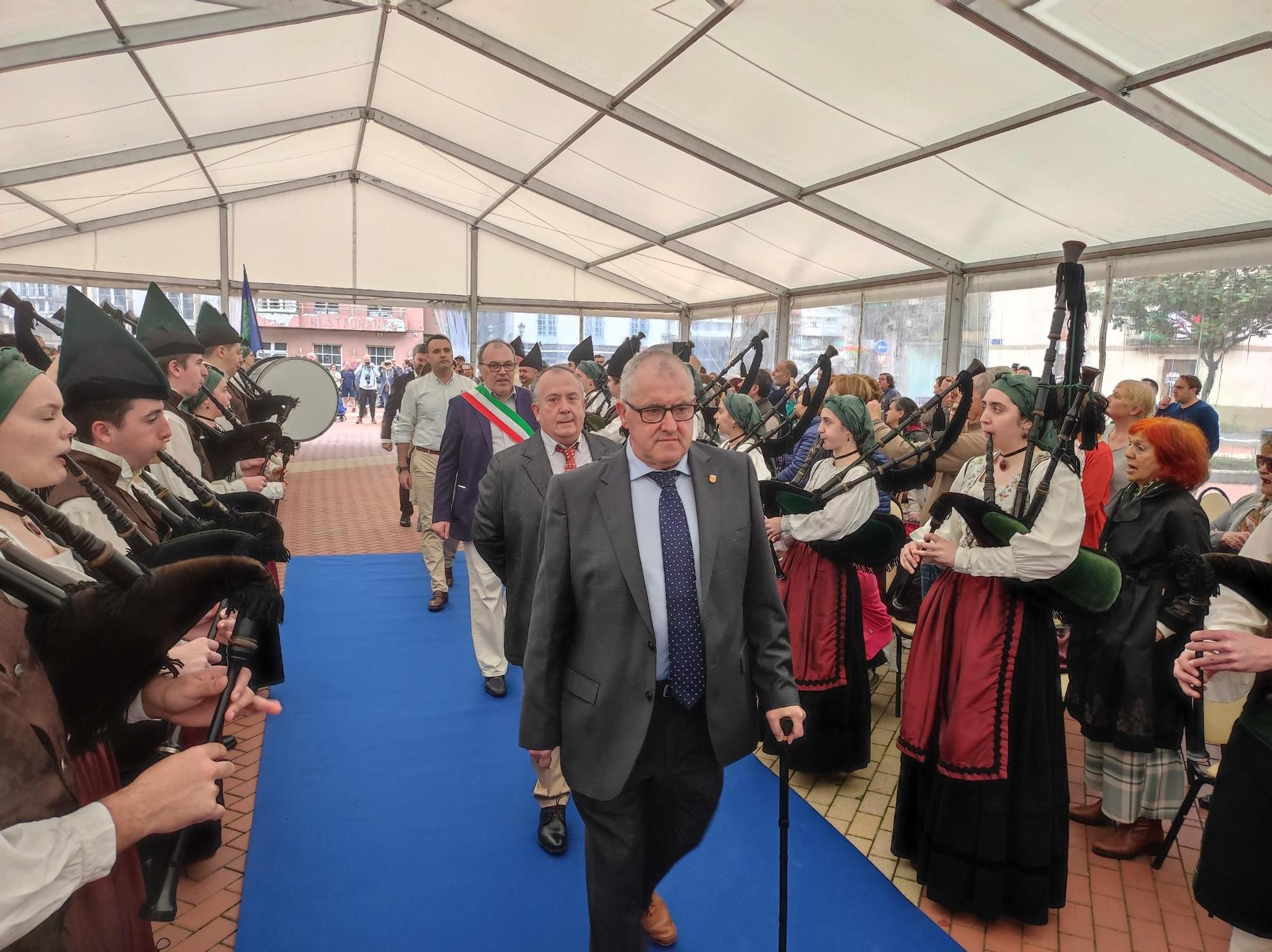 En imágenes: Luarca se viste de gala para hermanarse con la localidad italiana patria de Camillo Golgi