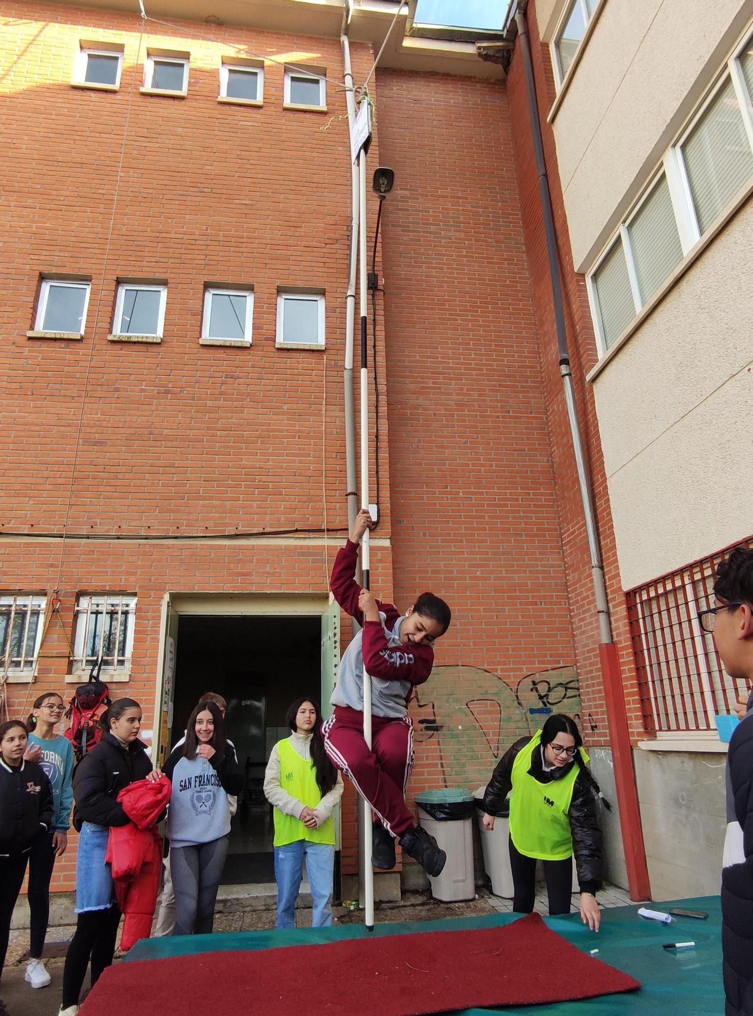 Magosto, juegos tradicionales y diversión en el IES León Felipe de Benavente