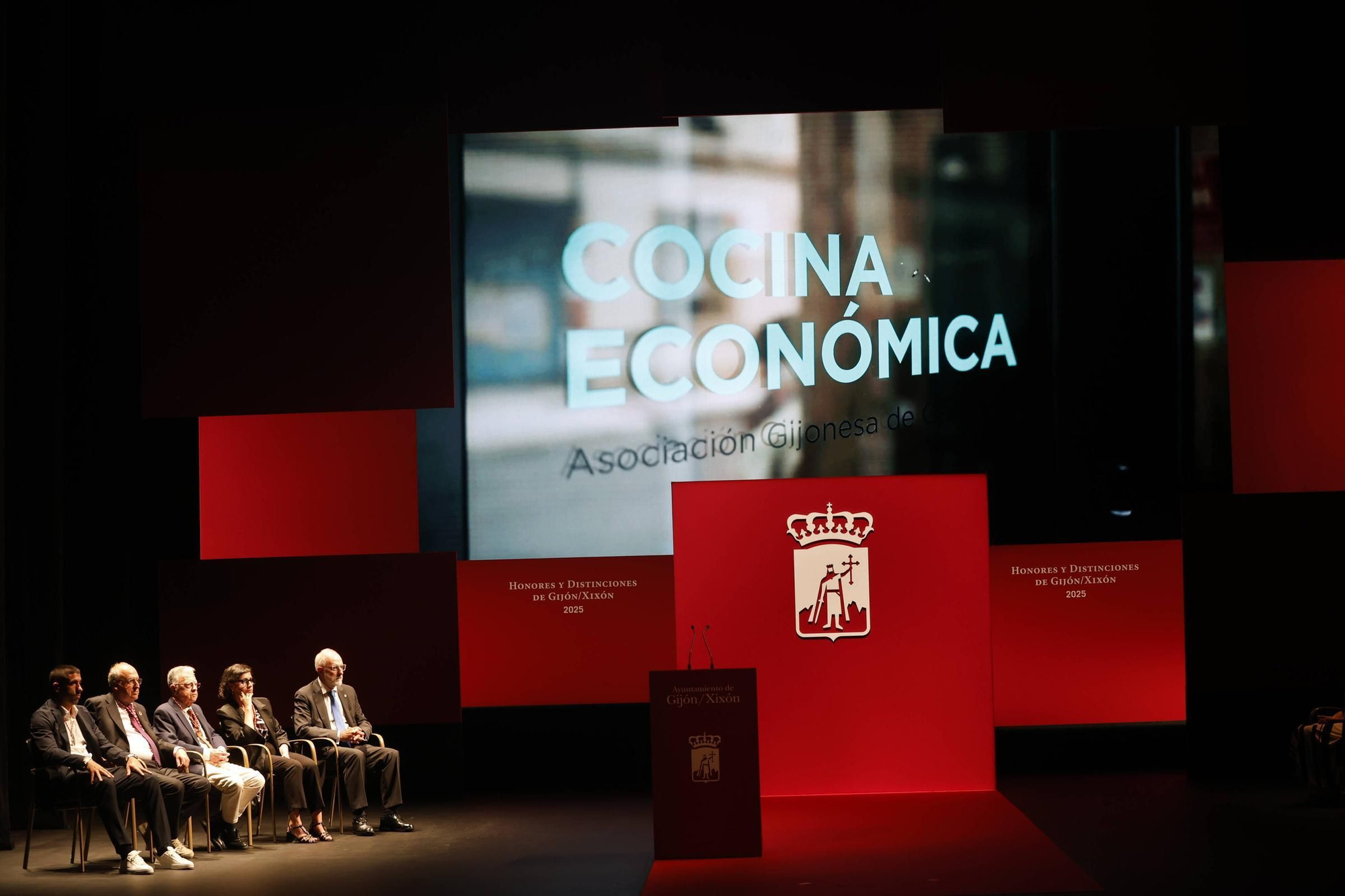 La entrega de medallas y distinciones de Gijón, en imágenes