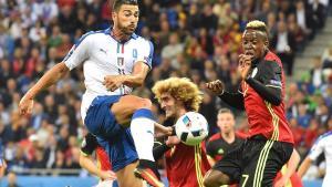 undefined34274545 italy s forward pelle  l  vies with belgium s midf160613230448