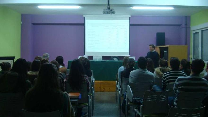 La charla celebrada en el Instituto de Ribadesella.