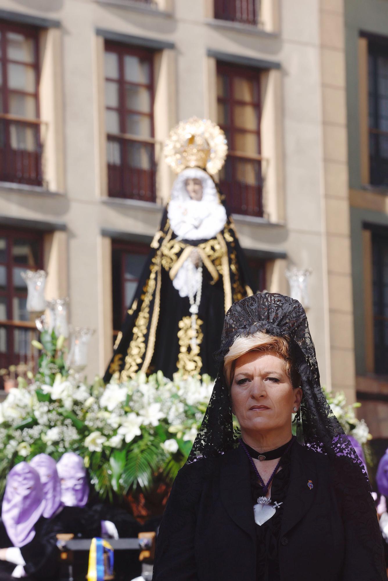 EN IMÁGENES: Así fue la procesión de la Soledad en la Semana Santa de Oviedo