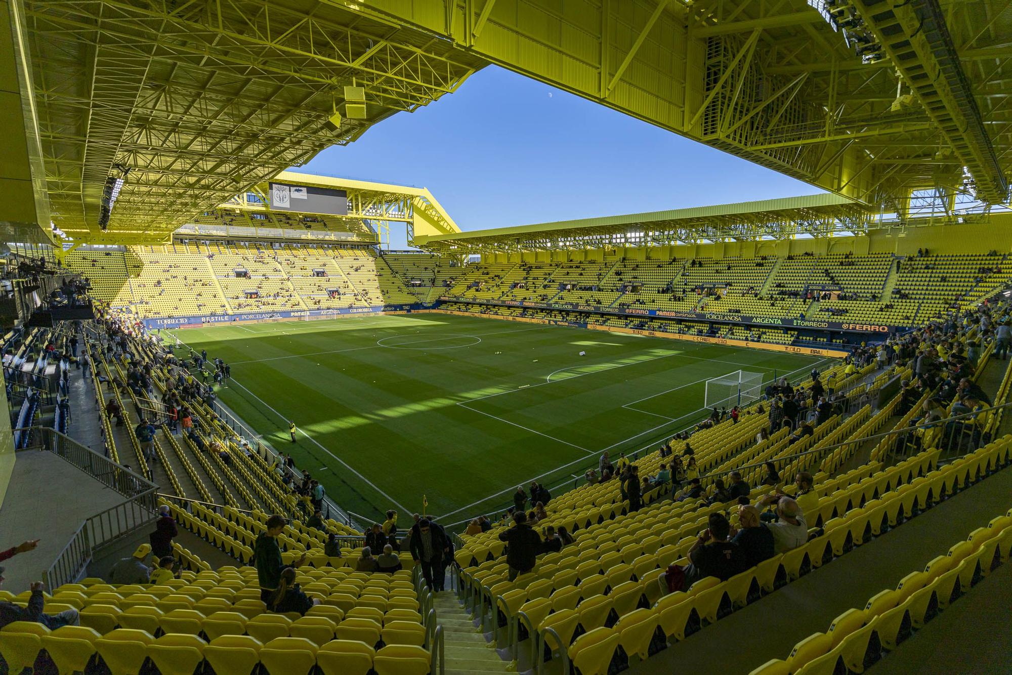 Galería | El gran ambiente en el reestreno del Estadio de la Cerámica