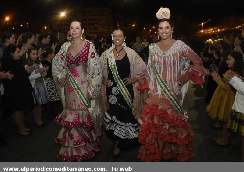 GALERÍA DE FOTOS -- Sequiol presenta a sus flamantes madrinas, Estefanía y María, en una noche brillante