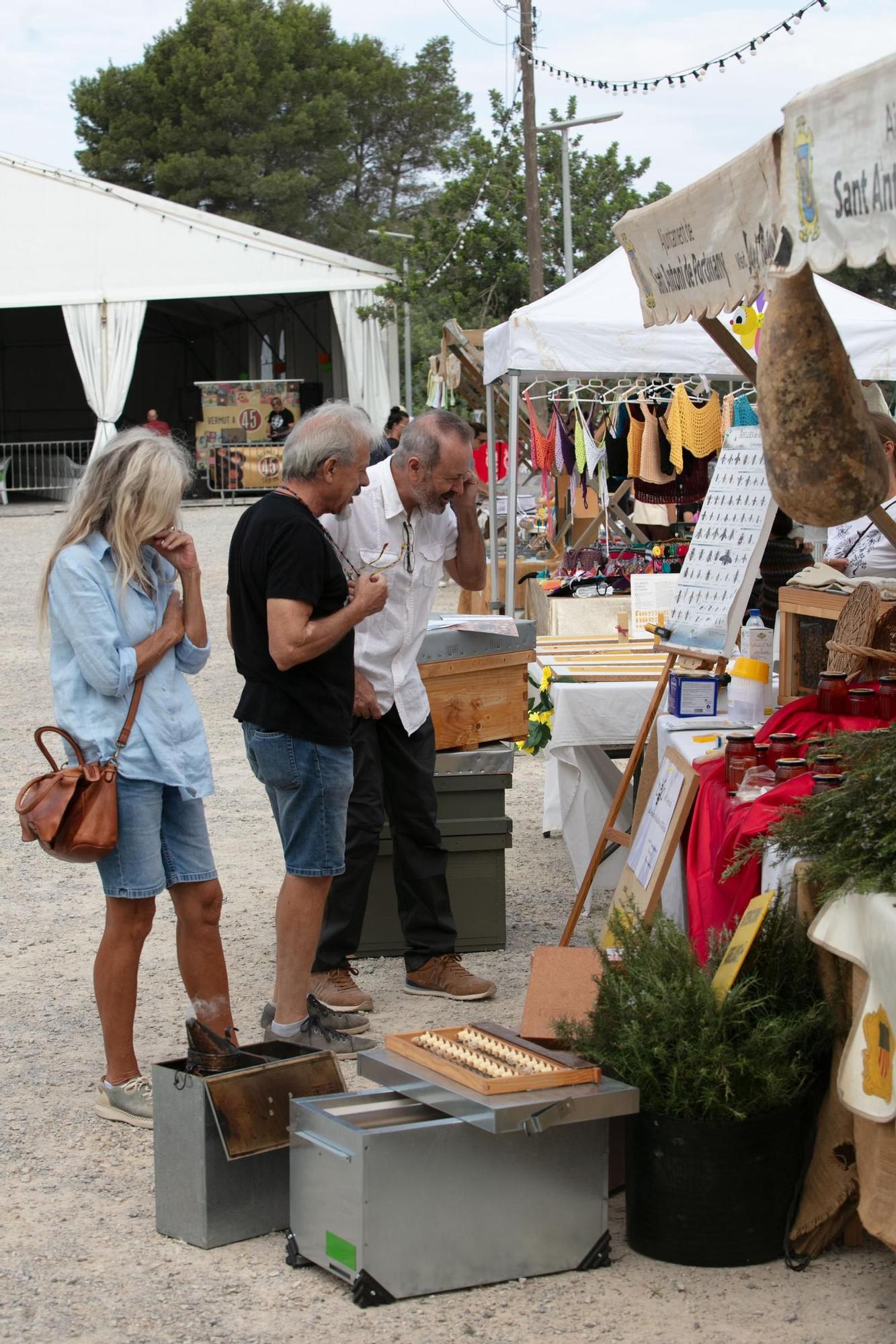 Mira aquí todas las imágenes del mercado artesanal de les festes de Sant Rafel