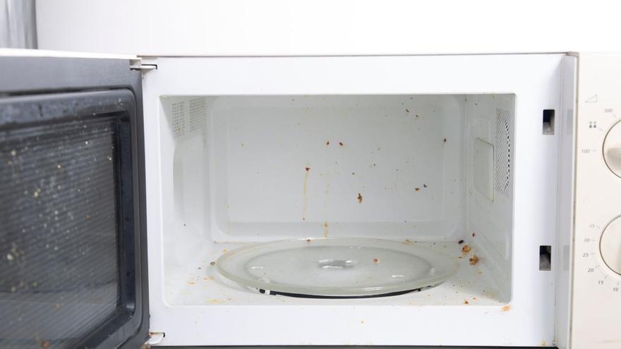La mejor manera de desinfectar los trapos y esponjas de cocina en el  microondas, RESPUESTAS