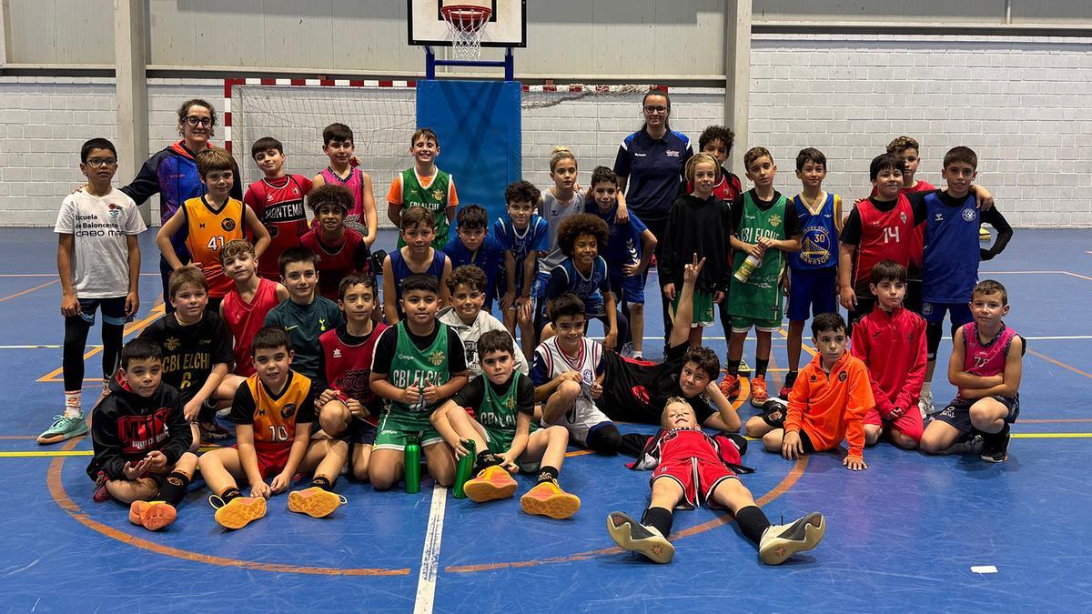 Los Benjamines brillaron en las Jornadas de Detección en Alicante, Gata de Gorgos, Anna, La Cañada y Burriana