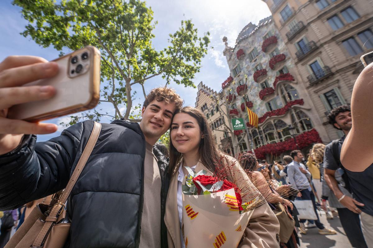 Un Sant Jordi de rècord, en imatges