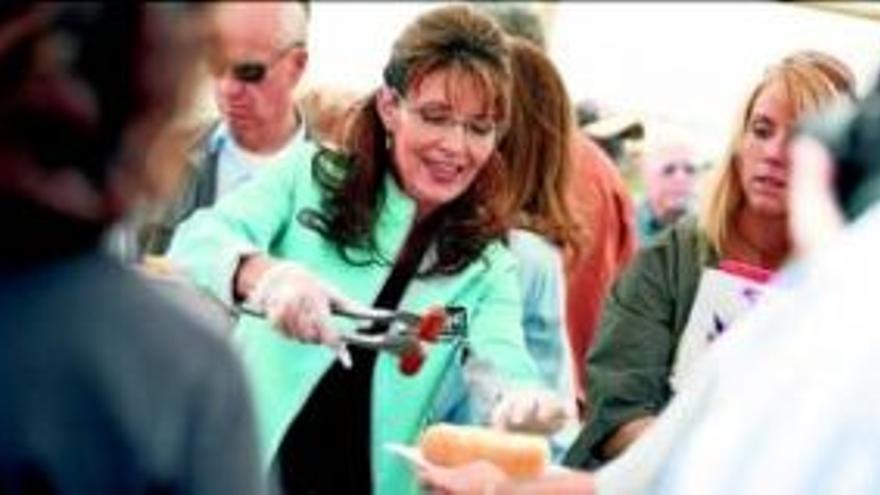 Palin critica a la prensa al dejar la gobernaduría de Alaska