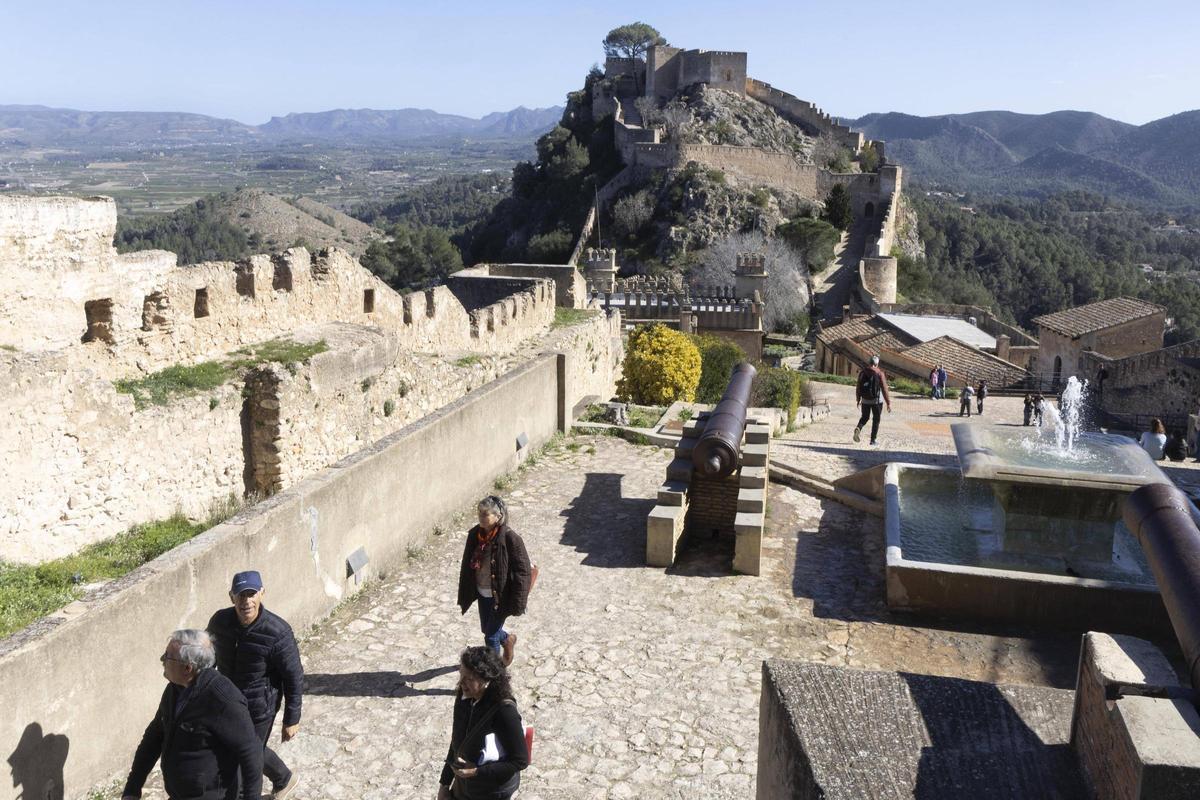 Visitantes en el Castell de Xàtiva en una imagen reciente.