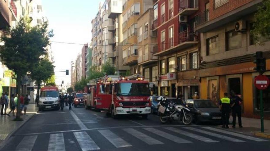 Un momento de la intervención de los bomberos.