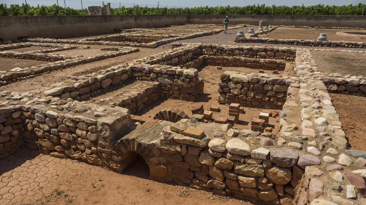 El trabajo pondrá en valor los recursos que ya distinguen a Nules como sus playas familiares, el Paraje Natural Municipal de l’Estany, la singularidad amurallada de Mascarell y su patrimonio histórico como la Villa Romana de Benicató.
