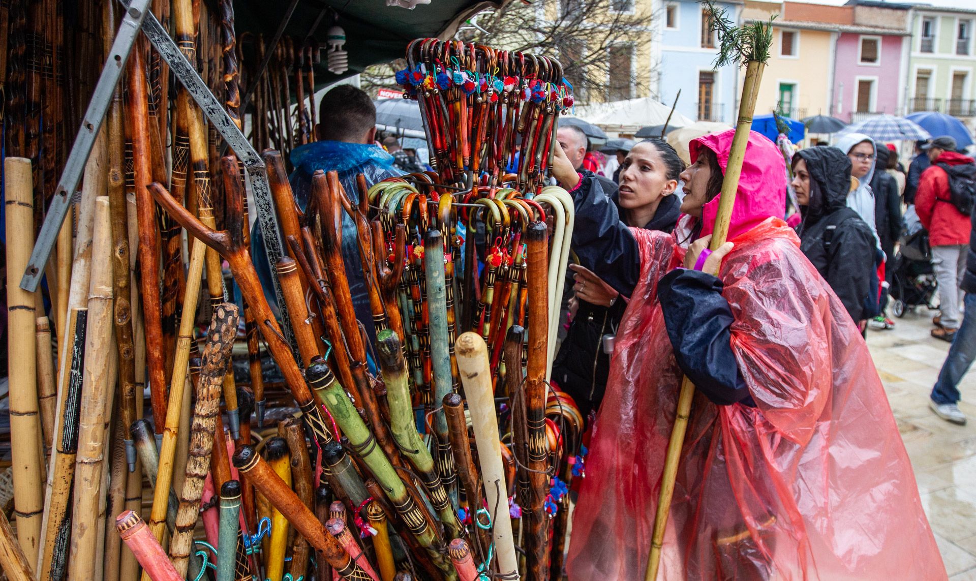 La lluvia no puede con la tradición