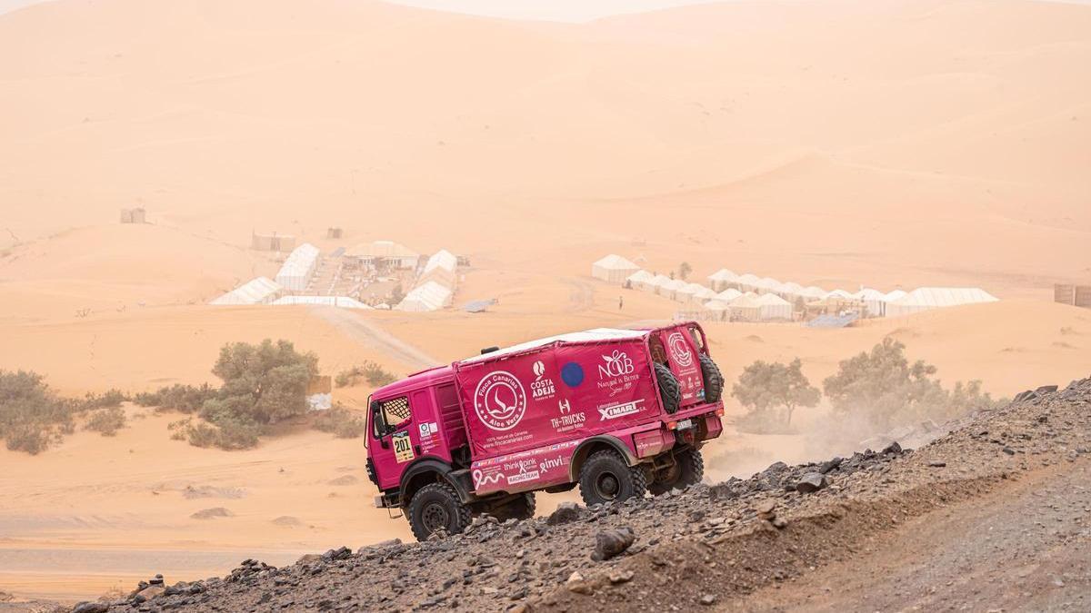 El 'Elefante Rosa' durante su participación en el Rally Classic de Marruecos.