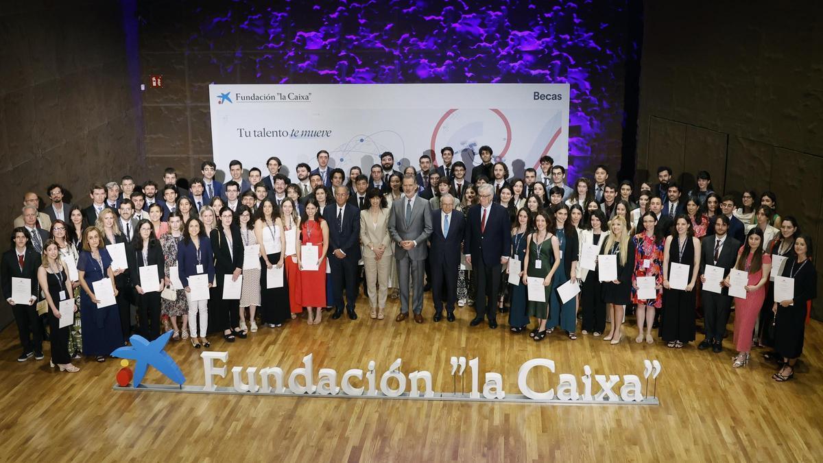 La Fundació La Caixa entrega 100 beques de postgrau a l’estranger