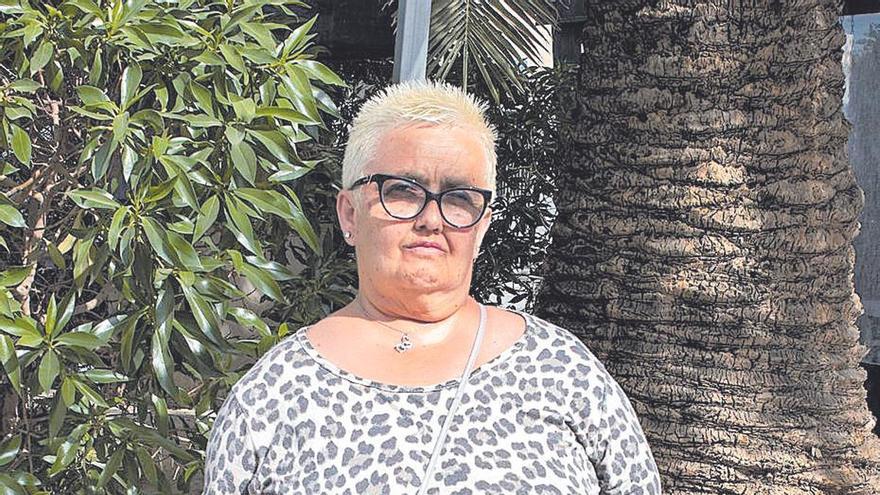 Una mujer con enanismo óseo acusa a un centro social de Murcia de vetarla por &quot;no poder colgar guirnaldas&quot;