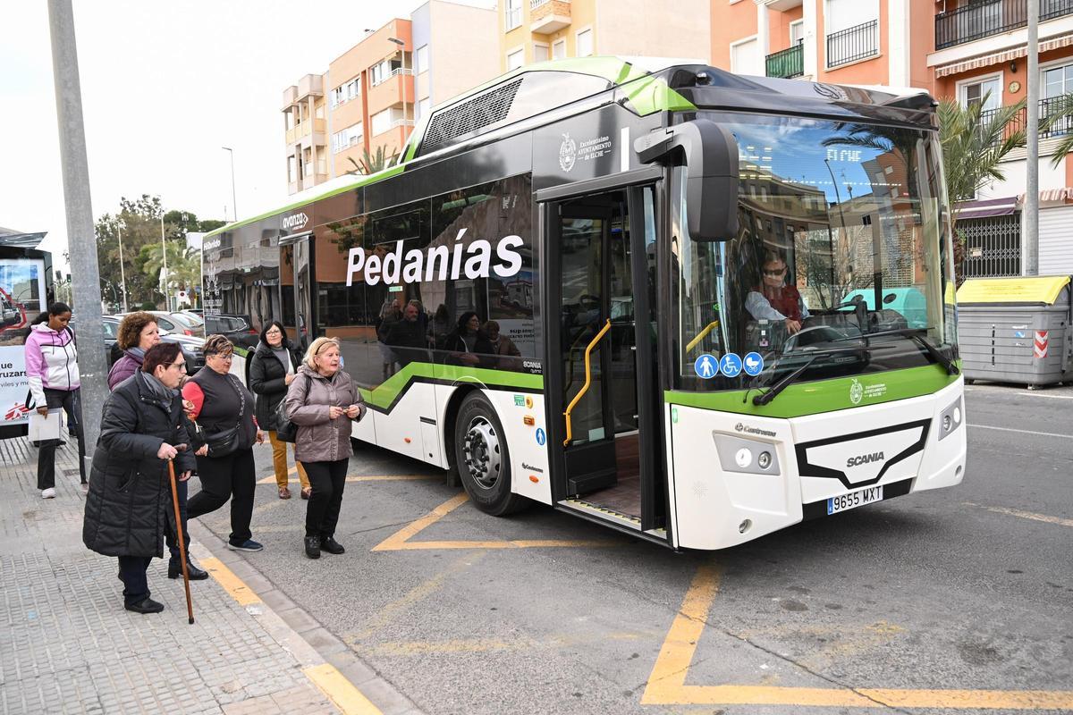 Expectación por "estrenar" los autobuses y nuevas líneas a pedanías de Elche
