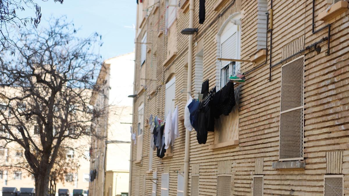 Viviendas sin aislamiento climático en el barrio del Oliver en Zaragoz.