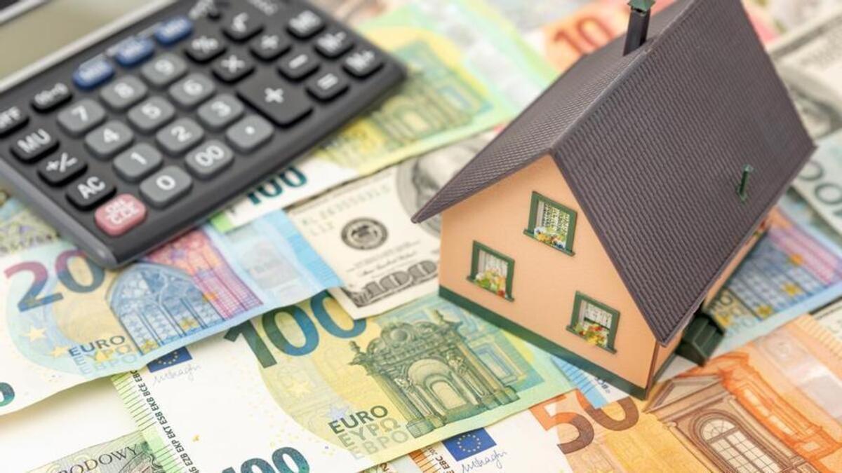 Herencia de vivienda y dinero.