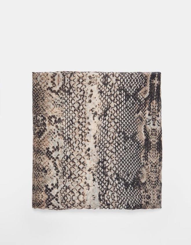 Pañuelo de estampado de serpiente, de Stradivarius