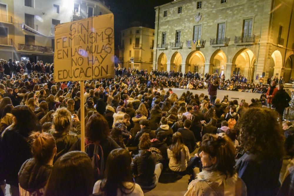 GALERIA | Manifestació feminista pel 8M a Manresa