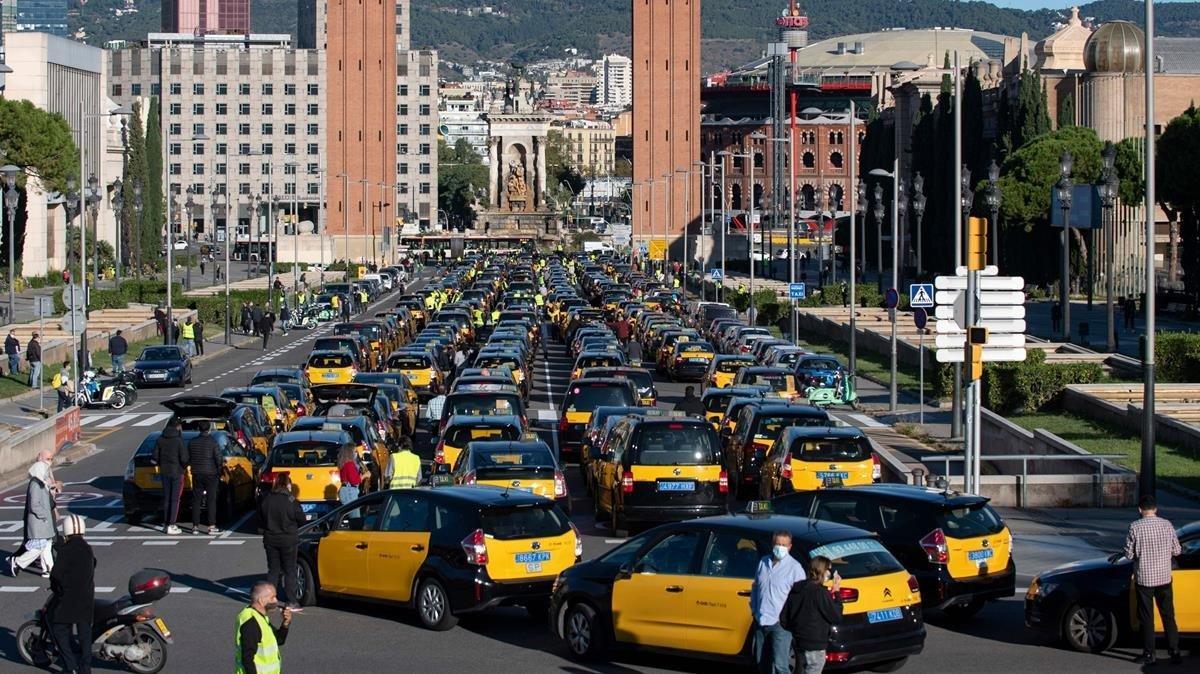 zentauroepp55603344 taxi drivers take part in a demonstration to demand economic201124171512