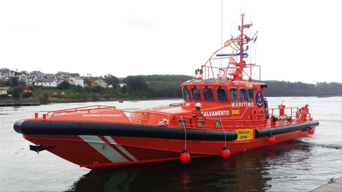 Búsqueda por tierra, mar y aire de un windsurfista de 54 años en Cambrils