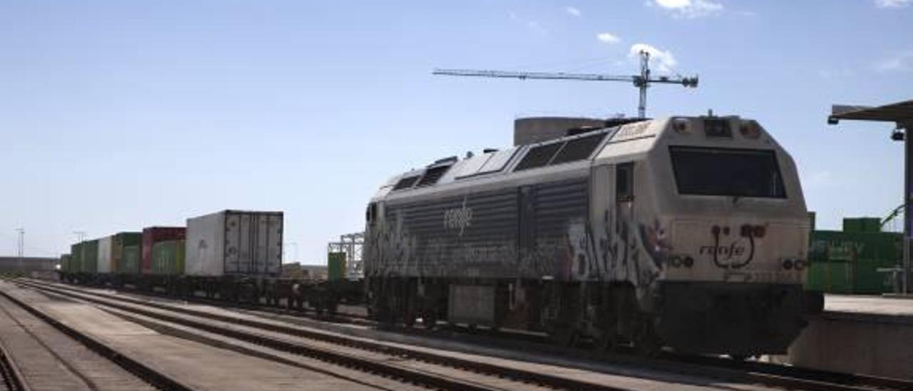 Imagen de archivo de la terminal ferroviaria del Puerto de Alicante.