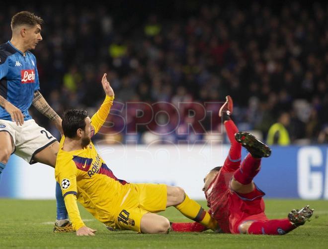 Las mejores imágenes del partido entre el SSC Nápoles y el FC Barcelona de ida de octavos de final de la Champions League disputtado en el estadio San Paolo en Nápoles.