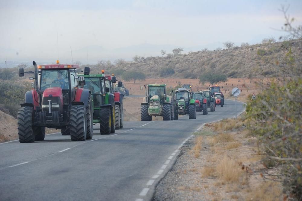 La protesta de agricultores a su paso por el Garru