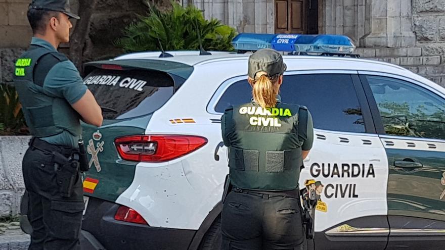 Se tira delante de un camión en Cartagena tras intentar matar a su madre en Granada