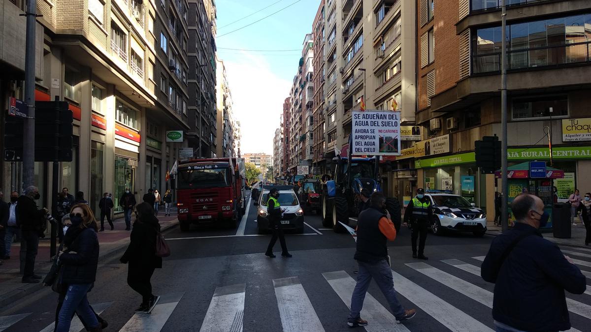 Los camiones y tractores toman el centro de Murcia