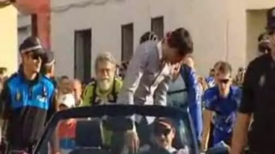 Pinto ovaciona a Alberto Contador