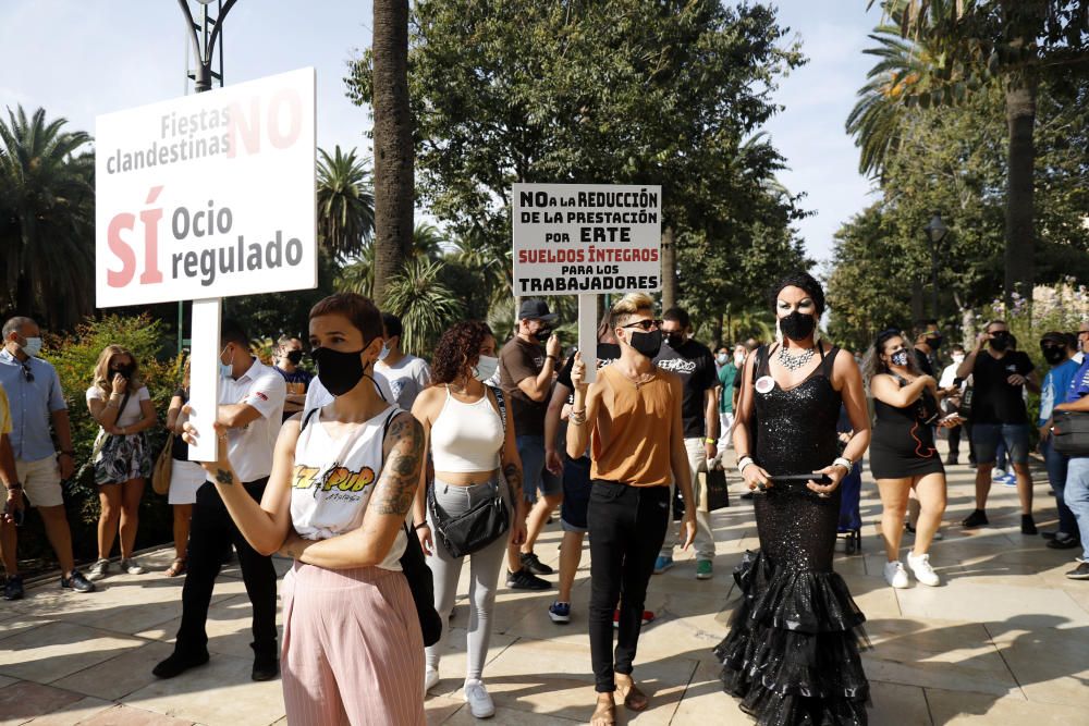 La hostelería llena las calles de Málaga para protestar por las restricciones