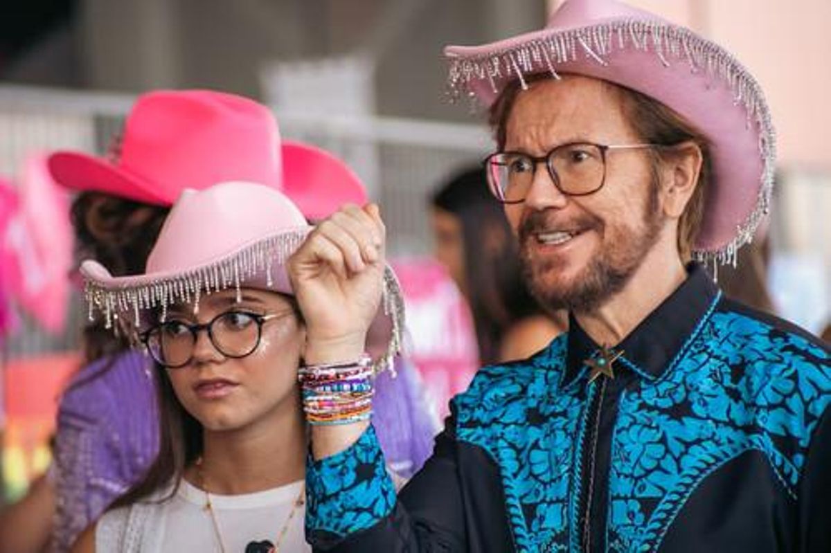Santiago Segura se ha convertido en un fabricante de franquicias. Hasta tres ha concebido como director, actor, guionista y productor, algo que es bastante inusual en cualquier cinematografía. Santiago Segura se ha convertido en un fabricante de franquicias. Hasta tres ha concebido como director, actor, guionista y productor, algo que es bastante inusual en cualquier cinematografía.
