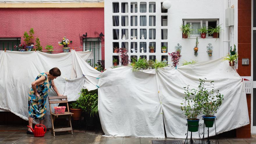 Cómo son las mujeres que levantaron la periferia de Sevilla: así se hizo el documental ''Ellas en las ciudad'