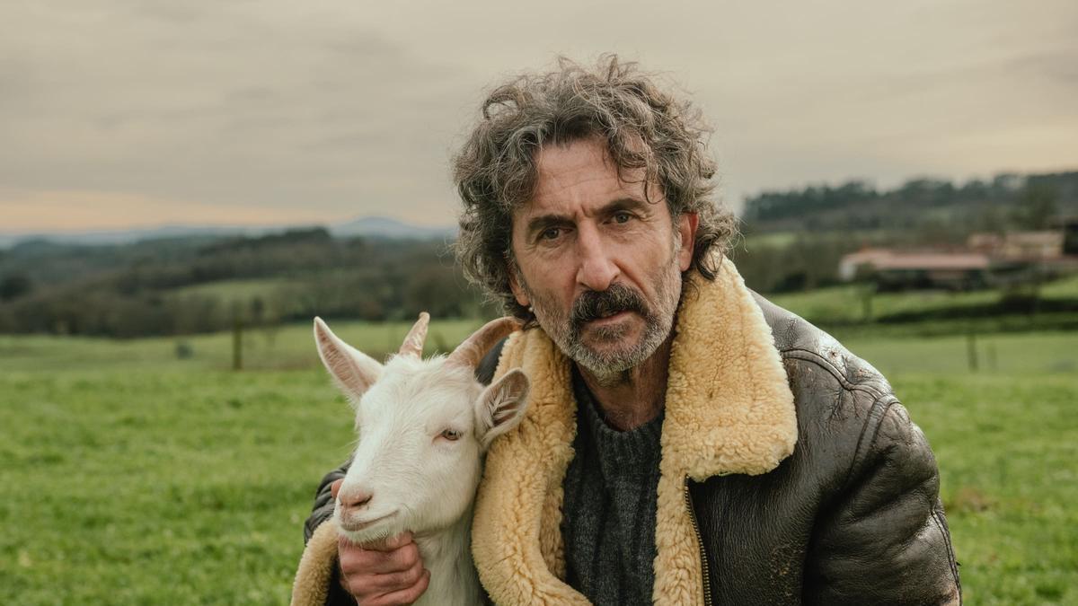 Netflix inicia los rodajes de la segunda temporada de la comedia rural gallega ‘Animal’... según Luis Zahera.
