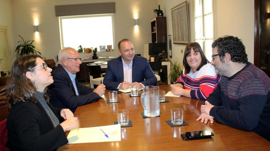 &quot;No es justo que en Dénia tengamos fincas tapiadas y a familias que duermen en la calle&quot;