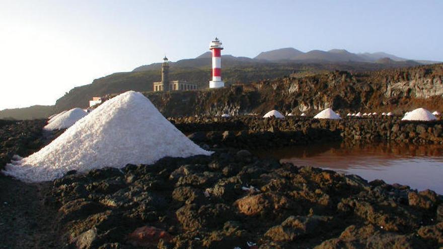 El Faro de Fuencaliente se inscribe en el espacio que ocupa el Monumento Natural Volcanes de Teneguía.
