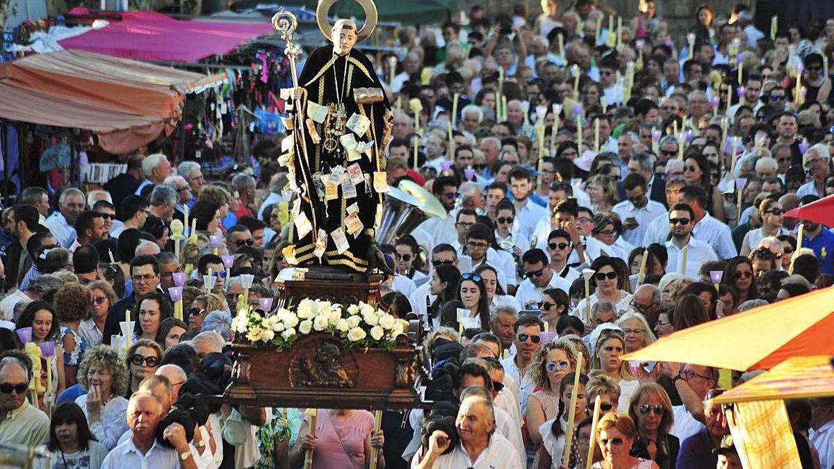 Inicio de la procesión del San Benito &quot;de verano&quot; de Cambados del año pasado.