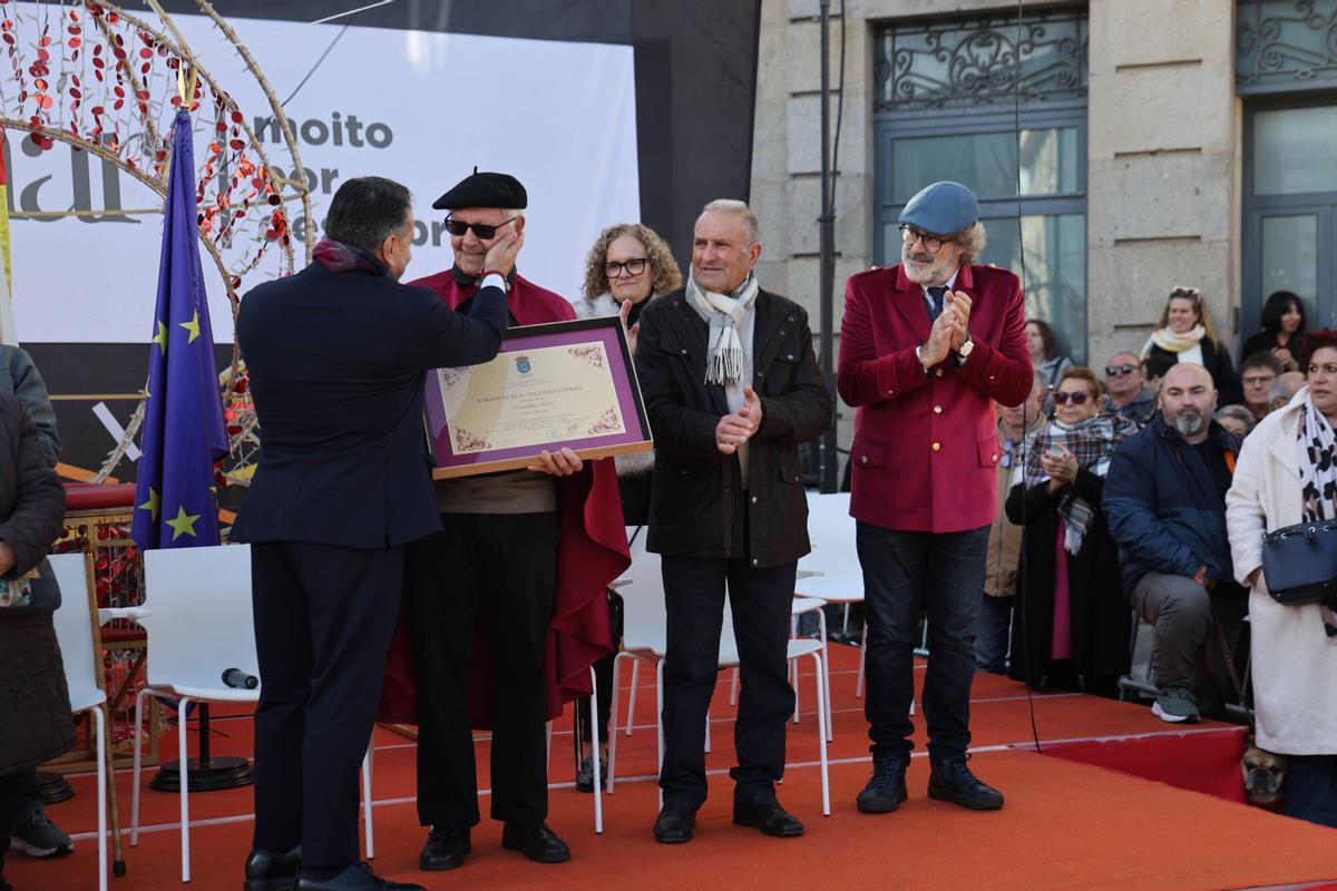 Actuaciones de rondallas y entrega de distinciones a rondalleiros mayores