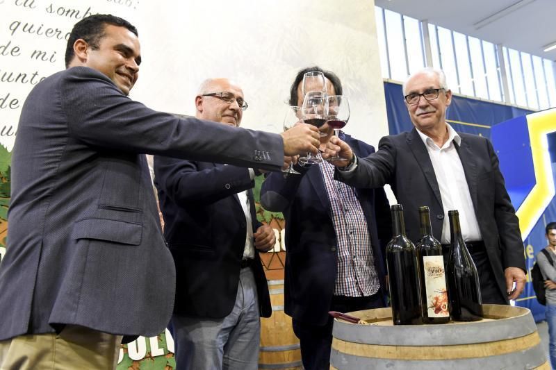 GRAN CANARIA  14-05-2018   LAS PALMAS DE GRAN CANARIA. Descorche de la primera botella de vino de esta temporada. FOTOS: JUAN CASTRO  | 14/05/2018 | Fotógrafo: Juan Carlos Castro