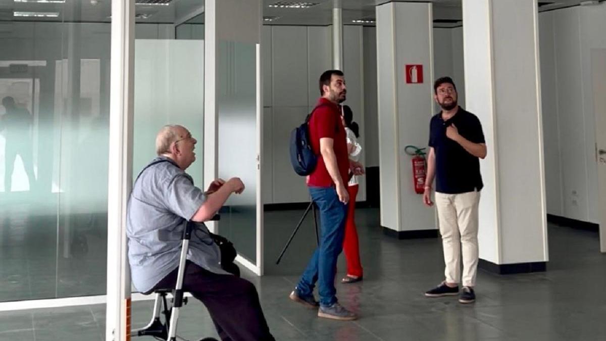 Visita de los ediles Cerradelo y Sansalvador con representantes vecinales a los locales adquiridos para el Consultorio de la Zona Alta